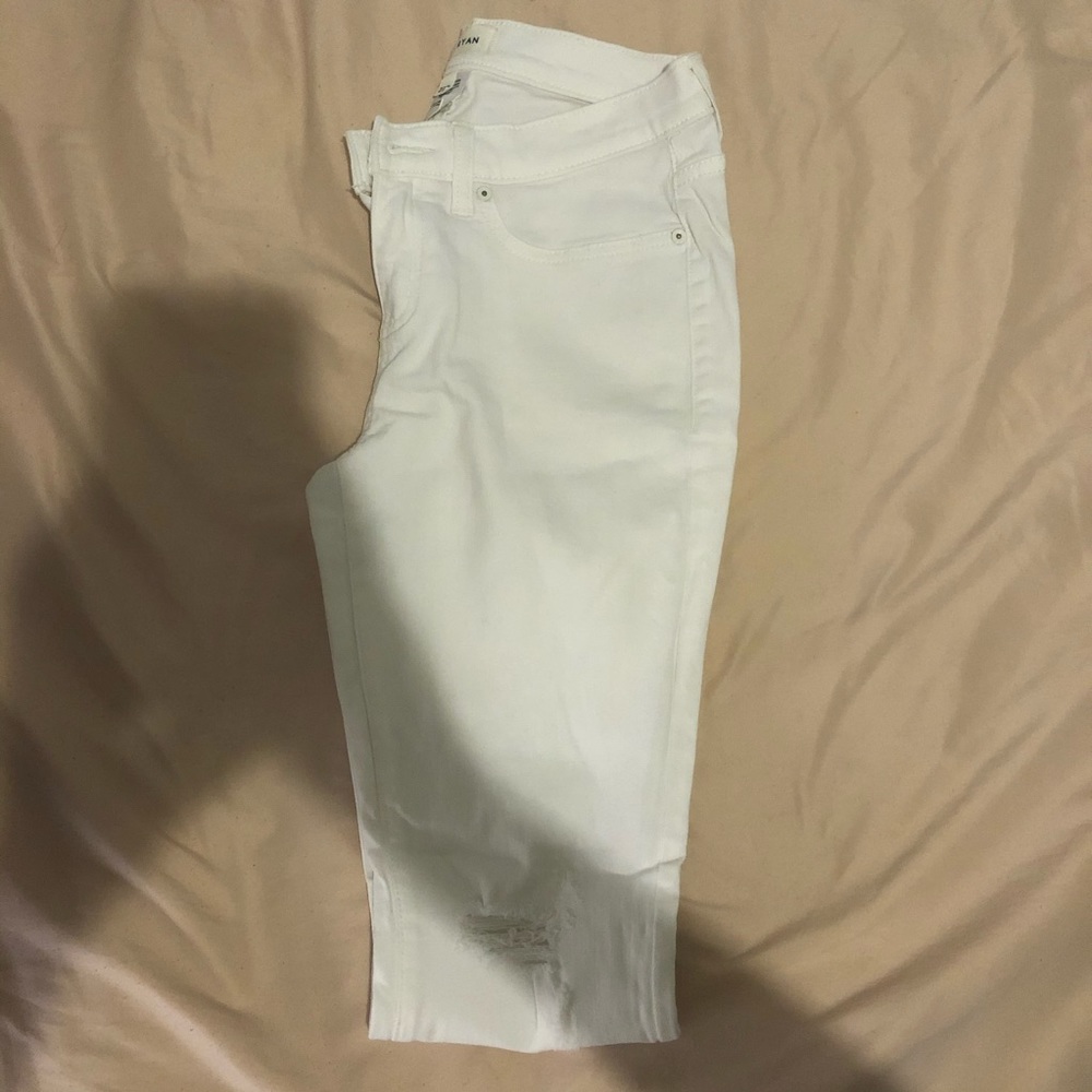 Lila Ryan white jeans